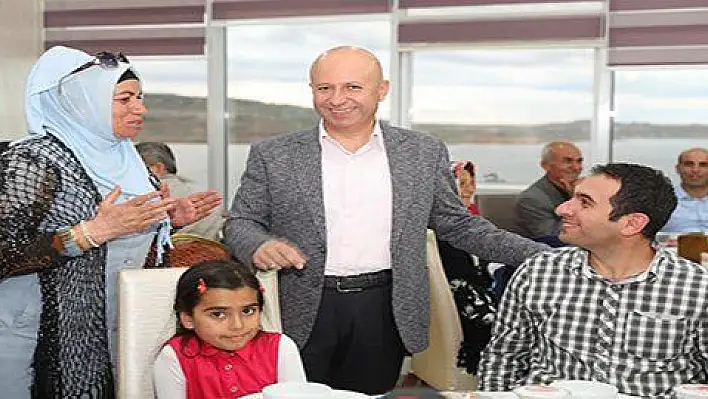 Kocasinan Belediyesi çalışanları iftarda buluştu