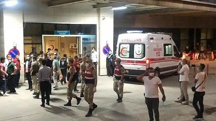 Siirt'te askeri araç devrildi: 2 şehit, 6 yaralı