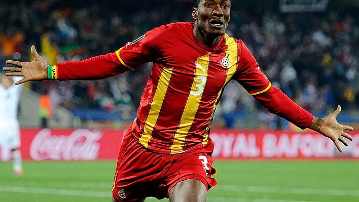 Asamoah Gyan geliyor !