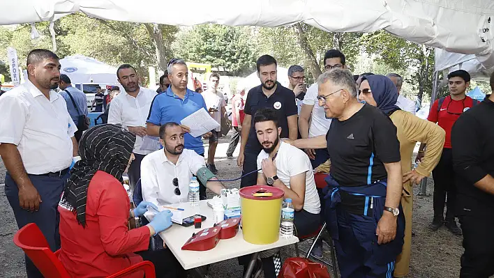 10 bin kişi ile doğa yürüyüşü