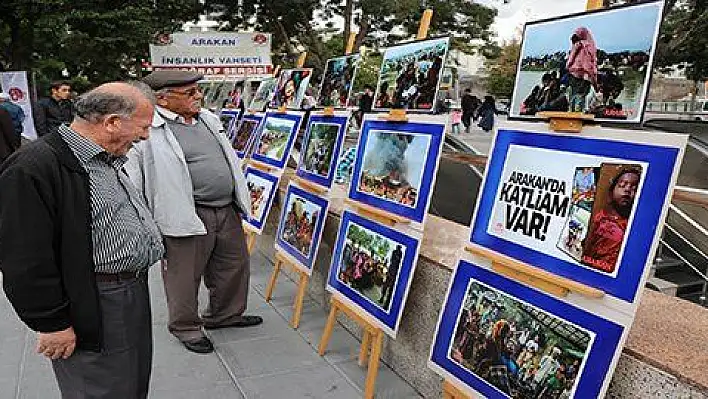 Arakan'daki katliamı fotoğraf sergisi ile gösterdiler 