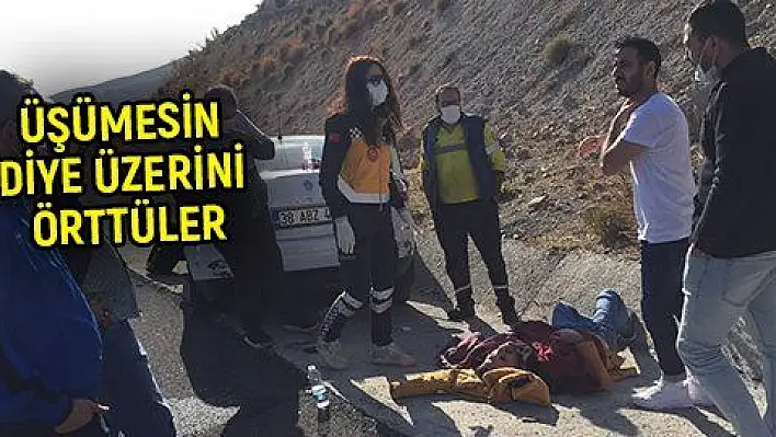 Yaralanan sürücüyü kurtardılar, üşümesin diye üzerini montla örttüler