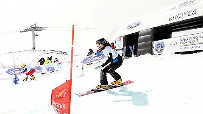 Snowboard Dünya Kupası yarışları başladı  