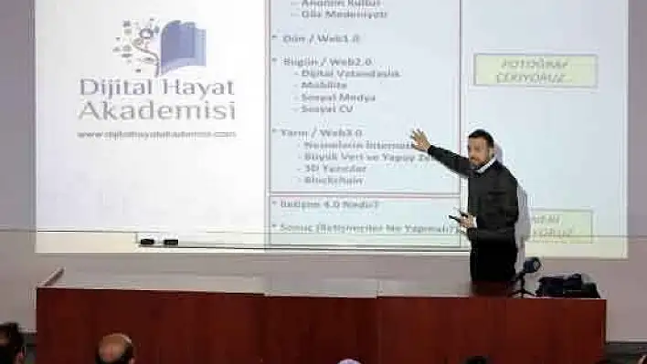 ERÜ'de 'İletişim 4,0' konferansı