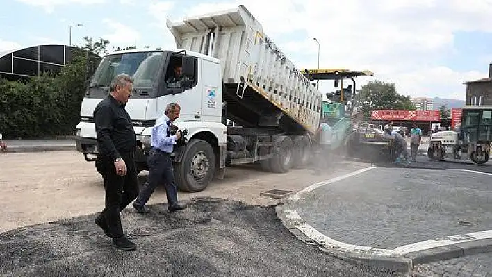 Şehir merkezine otopark ve asfalt çalışması yapılıyor