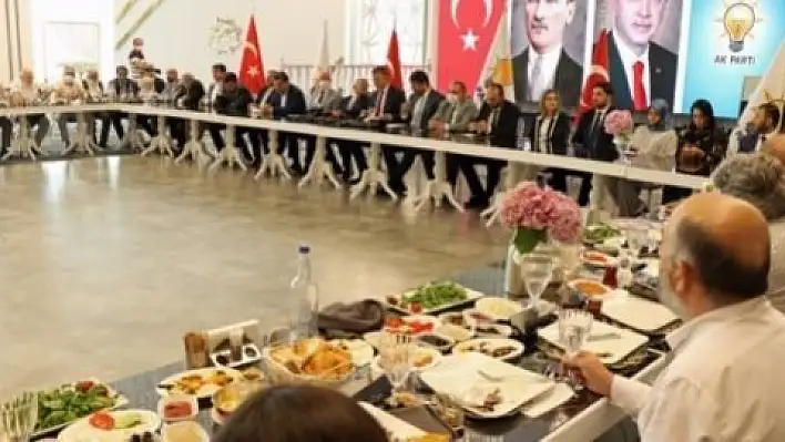 AK Parti Kayseri İl Teşkilatı basın mensuplarıyla bir araya geldi