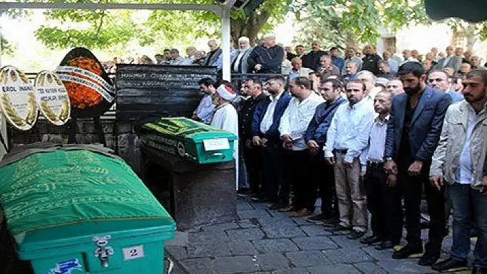 Silahlı saldırıda hayatını kaybeden dernek başkanı son yolculuğuna uğurlandı 