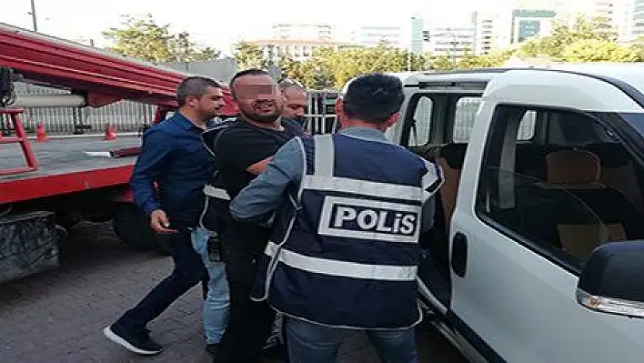 Cezaevi firarisi kombi hırsızını polis ekipleri yakaladı