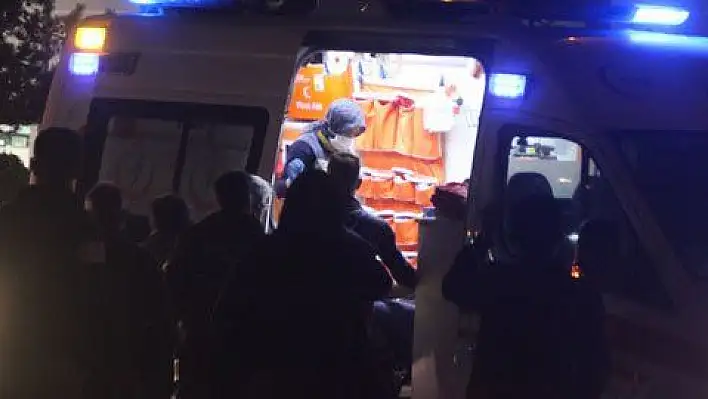 Motosiklet, servisten inen kadına çarptı