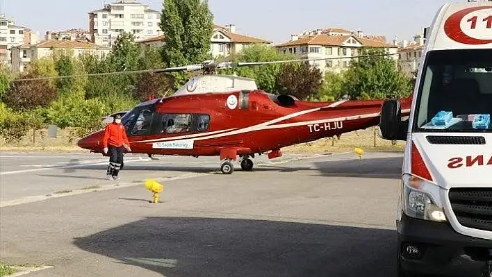 Kalp krizi geçiren vatandaşın yardımına hava ambulansı yetişti