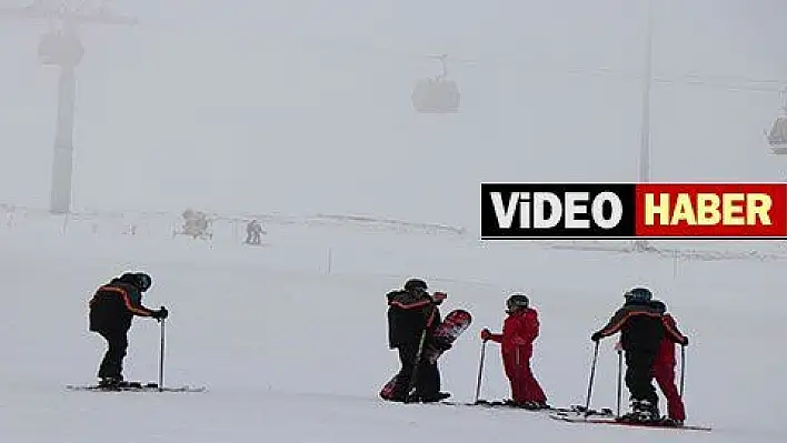 Turistler Erciyes 'te vakit geçirmiyor 6 bin yıllık medeniyetin izini sürüyor