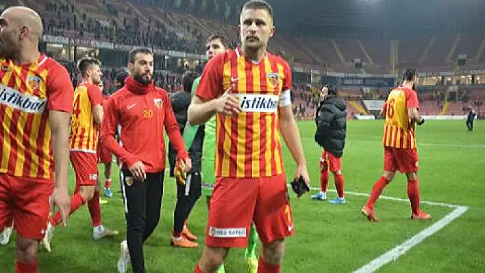 Kravets Kayserispor'da kaldı