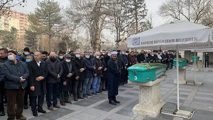 Cinayete kurban giden 3 kişi yan yana defnedildi