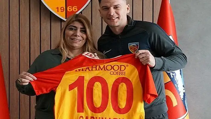 100.maçında kızardı