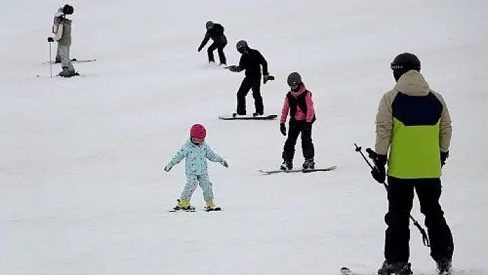 Erciyes, renkli etkinliklerle de konuklarını 'zirveye' taşıyor