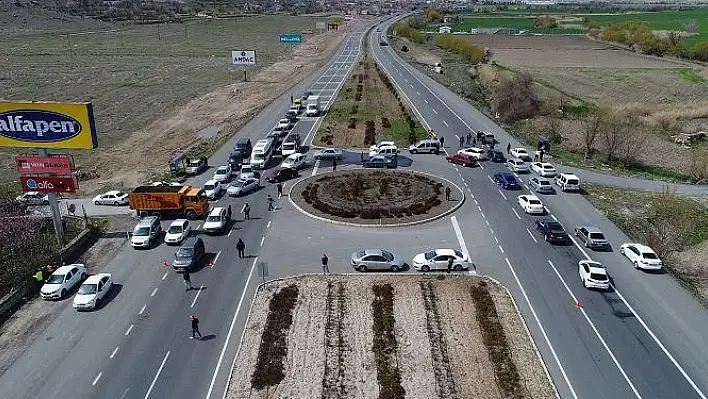 Kayseri'de araç giriş çıkışı durduruldu