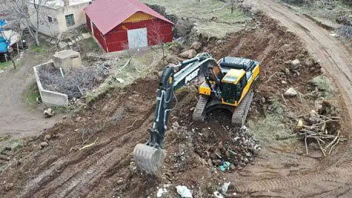 Hacılar'da yol çalışmaları sürüyor