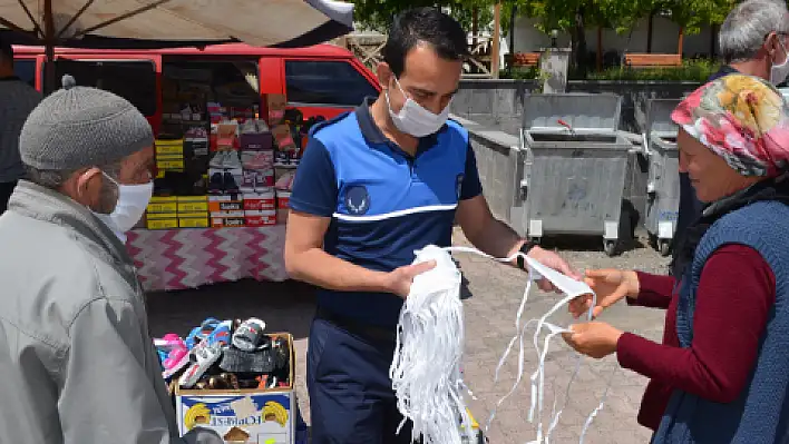 Bünyan Semt Pazarı 'nda maske ve dezenfektan dağıtımı yapıldı 