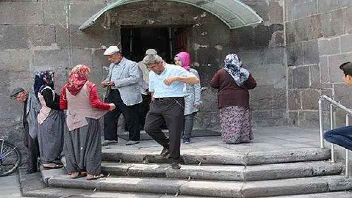 Dilencilik yaptırılan çocuklar ailelerinden alınacak 