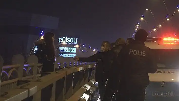 Yine bir intihar vakası ! Genç kızı polis son anda yakaladı