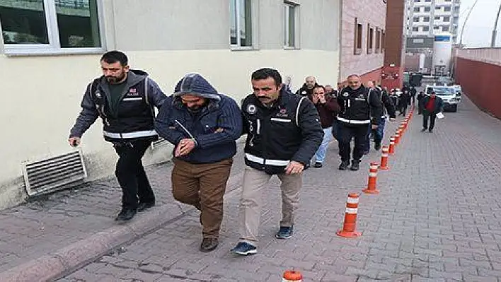 Kayseri'de kaçak sigara operasyonu: 4 gözaltı 