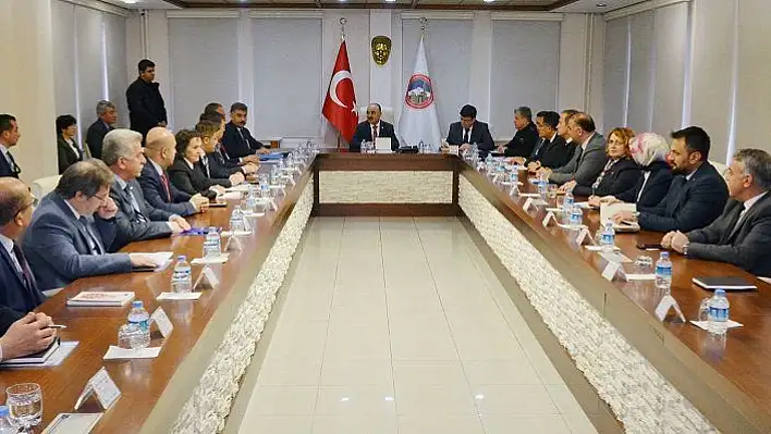 İl idare şube başkanları toplantısı Vali Günaydın başkanlığında yapıldı