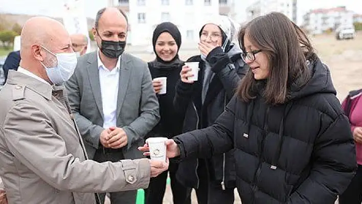 Kocasinan'dan soğuk havada sıcak çorba 