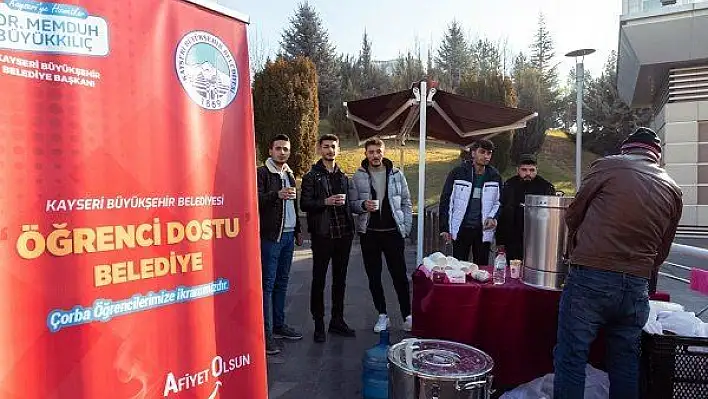 Kayseri Büyükşehir Belediyesi'nden KAYÜ Öğrencilerine Sıcak Çorba İkramı