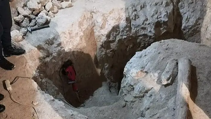 Ahırında kaçak kazı yapan şüpheli yakalandı