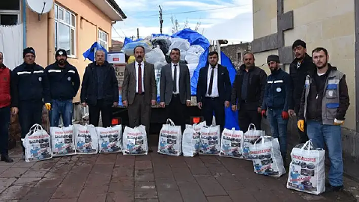  Tomarza'dan Elazığ ve Malatya'ya yardım eli