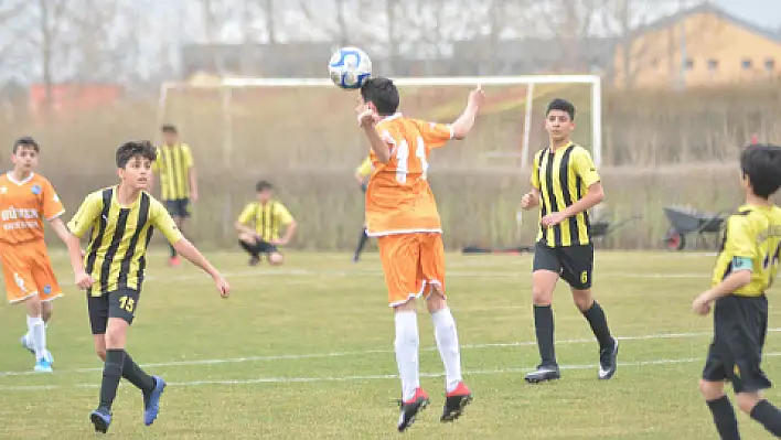 Okullararası Yıldız Erkekler Futbol Turnuvası sona erdi