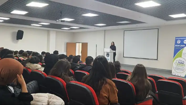 Büyükşehir Huzur Çınarı'nda öğrencilere Seminer