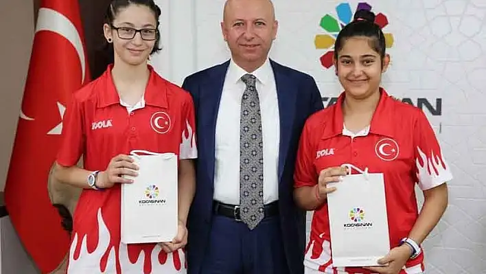 Kocasinan'ın milli sporcuları masa tenisinde tarihe geçti 