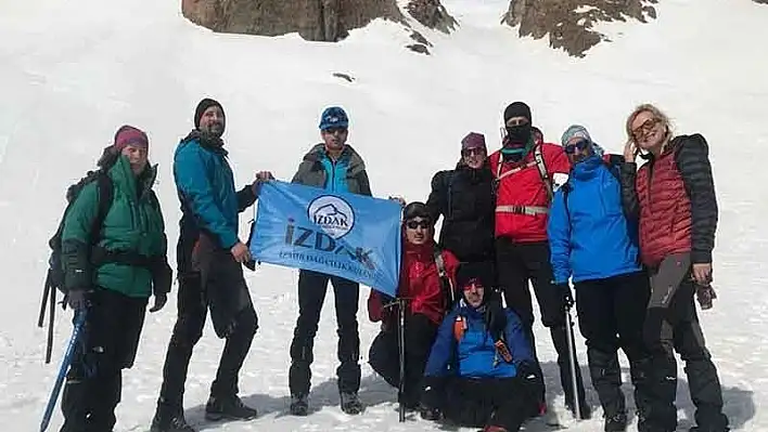 İzmirli Dağcılar Erciyes'in zirvesine tırmanacak 