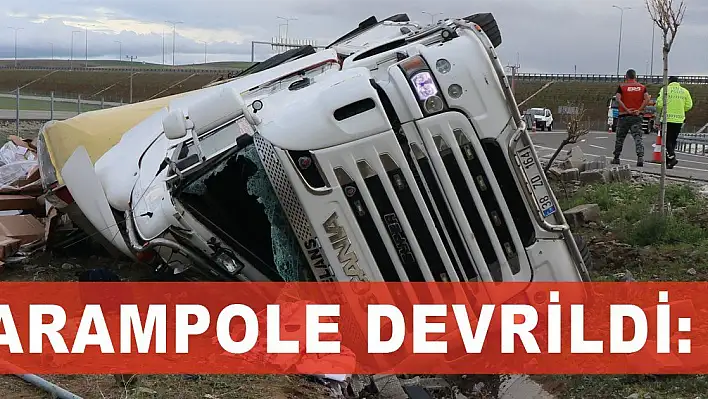 Mobilya malzemesi yüklü tır şarampole devrildi: 1 ölü