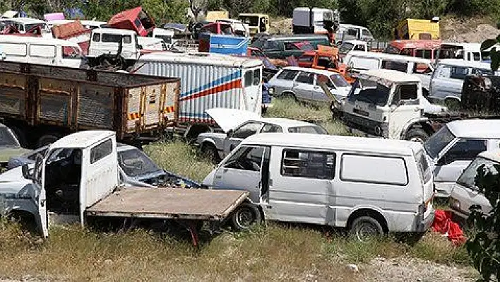 Hurda araçlar Büyükşehir'e teslim ediliyor 