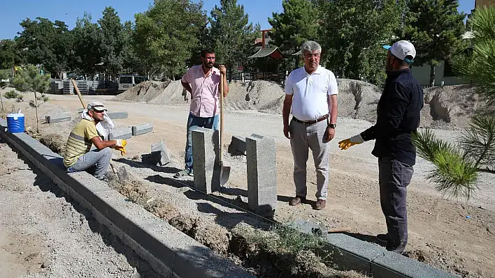 Akkışla'da elektrik hatları yer altına alınıyor