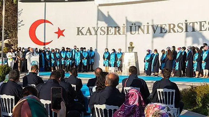 KAYÜ Safiye Çıkrıkçıoğlu MYO'da mezuniyet sevinci