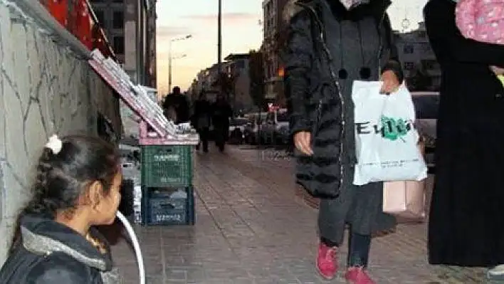 Sokakta çalışan veya dilendirilen çocuk devlet korumasına alınacak