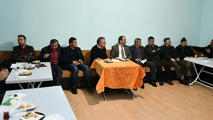 Kayseri Tarım ve Orman Müdürü Şahin, Tomarza'da çiftçilerle bir araya geldi