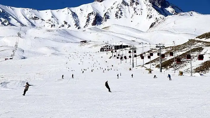 Erciyes'te pistler doldu taştı 