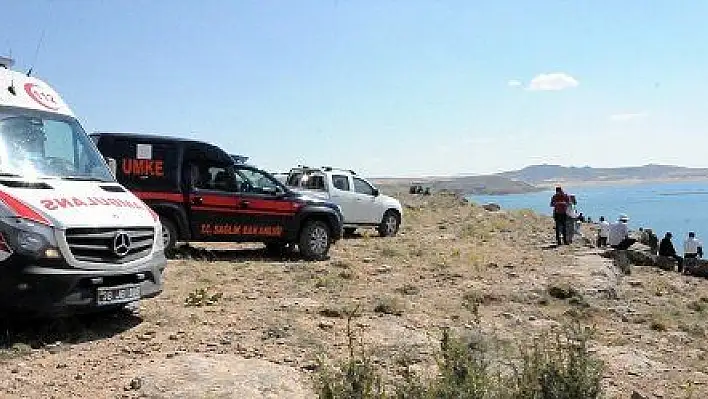 Barajda kaybolan Ahmet'in cansız bedenini balık adamlar çıkardı