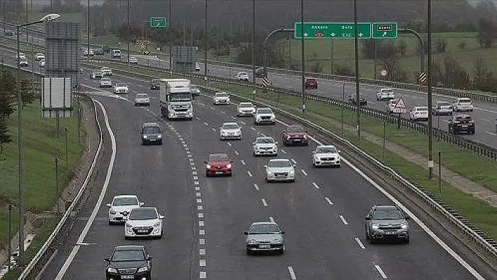 Bayramda yola çıkacak sürücülere trafik kazalarına karşı uyarılar