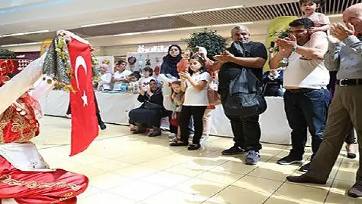 Çolakbayrakdar, 'Yetenekli nesillerin yetişmesine katkı sağlıyoruz' 