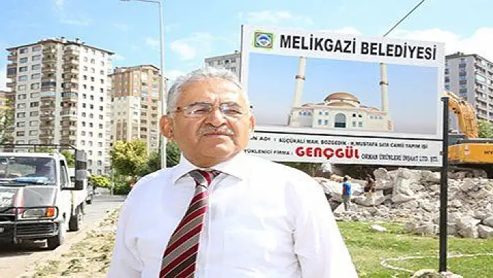 Başkan Büyükkılıç, Bozgedik Cami İnşaatında İncelemelerde Bulundu