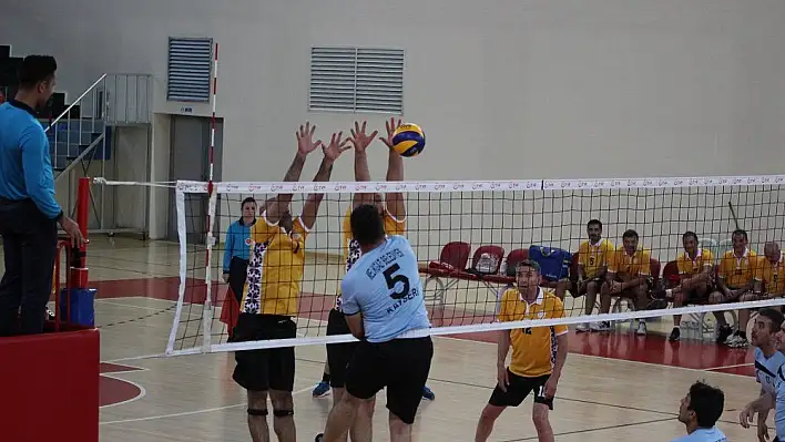 Türkiye Öğretmenler Kupası İç Anadolu Voleybol Turnuvası Kayseri'de başladı