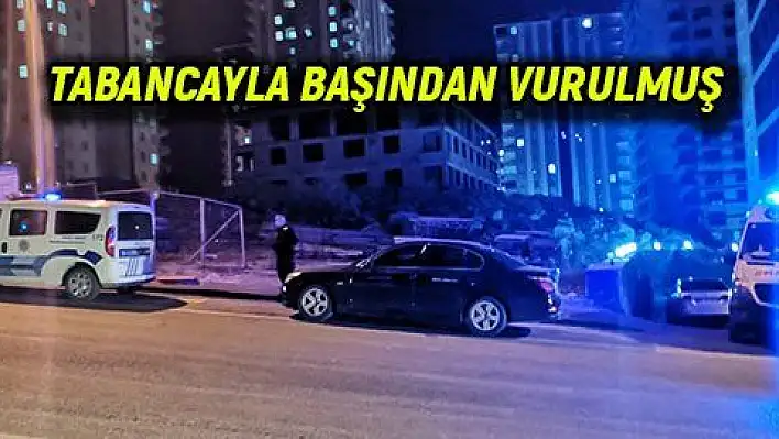 Evinde tabancayla başından vurulmuş halde buldu