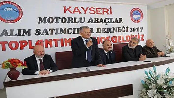 Başkan Büyükkılıç Oto Galericiler Sitesi esnafı ile bir araya geldi 