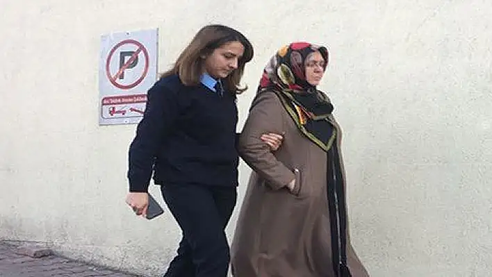 Kayseri merkezli 4 ilde Bylock operasyonunda gözaltına alınan bir kişi adliyeye sevk edildi 