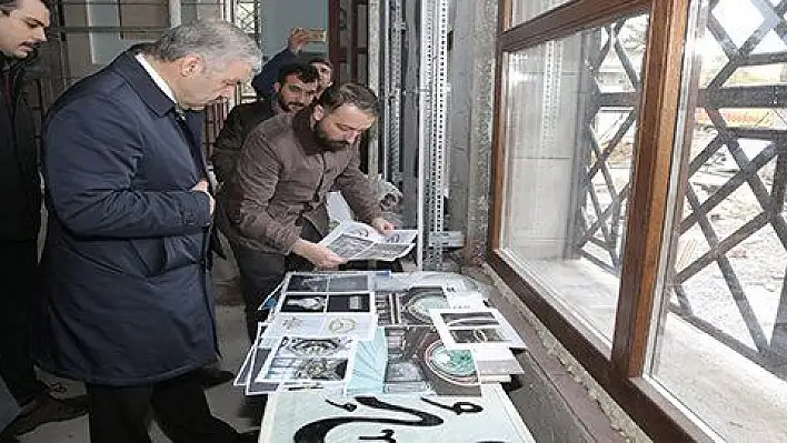 Başkan Çelik Şehir Mezarlığındaki cami çalışmalarını inceledi 